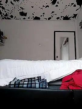oxxy jean online show from June 16, 2026, 12:19 pm