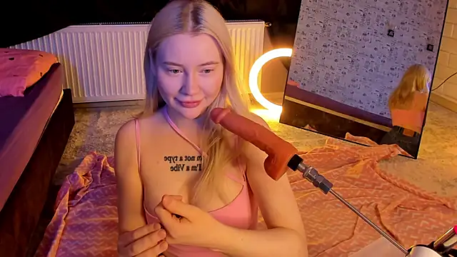 Lillie Berry online show from February 26, 2026, 5:06 am