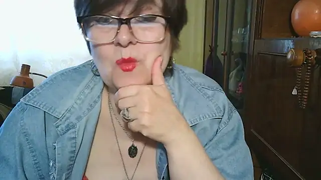 Snapshot of VeronicaGold511 chatting on May 16, 2026, 7:49 am VeronicaGold511 online show from May 16, 2026, 7:49 am