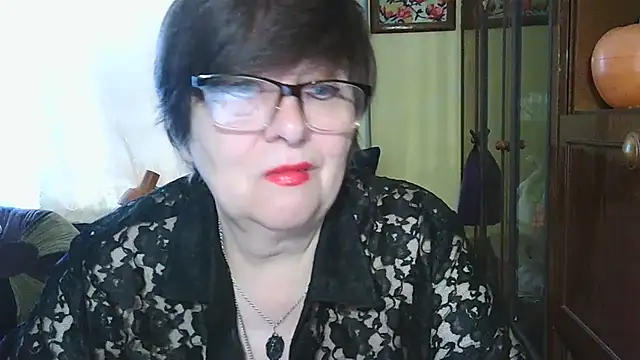 Snapshot of VeronicaGold511 chatting on June 3, 2026, 6:49 am VeronicaGold511 online show from June 3, 2026, 6:49 am