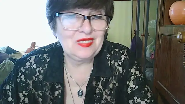 Snapshot of VeronicaGold511 chatting on June 4, 2026, 7:03 am VeronicaGold511 online show from June 4, 2026, 7:03 am