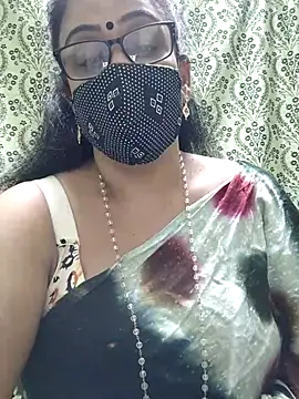 sweet-lotus online show from October 13, 2025, 4:07 pm