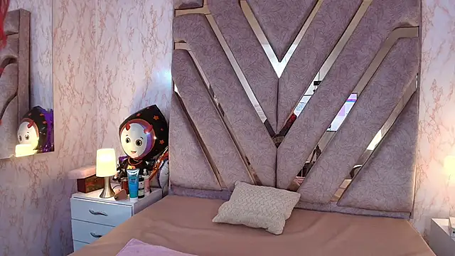 Snapshot of redd_pandaa chatting on October 22, 2025, 4:02 am redd pandaa online show from October 22, 2025, 4:02 am