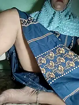 Snapshot of Hotty-Monaa chatting on October 14, 2025, 5:25 pm Hotty-Monaa online show from October 14, 2025, 5:25 pm