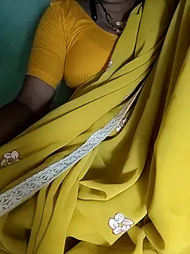 Snapshot of Hotty-Monaa chatting on October 19, 2025, 5:02 pm Hotty-Monaa online show from October 19, 2025, 5:02 pm