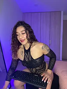 Snapshot of LilithAmber11 chatting on June 14, 2026, 4:25 am LilithAmber11 online show from June 14, 2026, 4:25 am