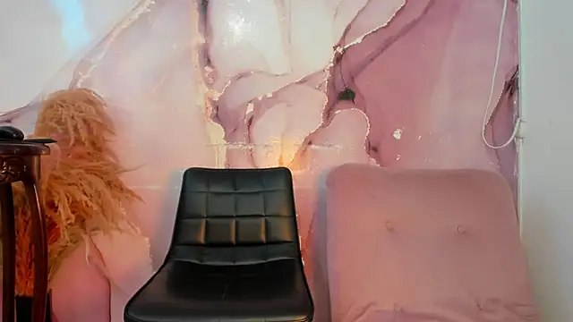 Nini Beyker online show from October 2, 2025, 1:18 pm