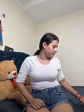 Snapshot of vikysexy283 chatting on November 22, 2025, 9:52 am vikysexy283 online show from November 22, 2025, 9:52 am