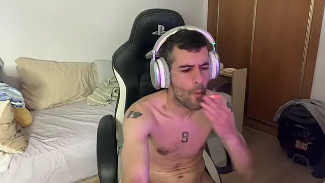 XxpartacXX19cm online show from November 2, 2025, 3:31 am