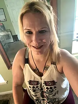 Snapshot of RhondaRump chatting on September 20, 2025, 9:38 pm RhondaRump online show from September 20, 2025, 9:38 pm