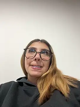 Snapshot of AriaBliss- chatting on November 7, 2025, 2:33 am AriaBliss- online show from November 7, 2025, 2:33 am