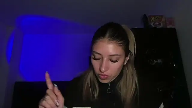 Snapshot of AriaBliss- chatting on January 10, 2026, 7:48 pm AriaBliss- online show from January 10, 2026, 7:48 pm