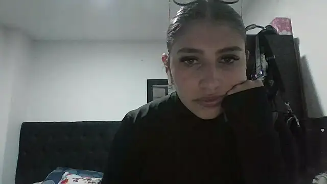 Snapshot of AriaBliss- chatting on January 18, 2026, 9:40 pm AriaBliss- online show from January 18, 2026, 9:40 pm