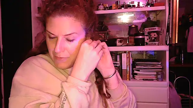 Snapshot of RasheleErotica chatting on November 16, 2025, 9:26 am RasheleErotica online show from November 16, 2025, 9:26 am