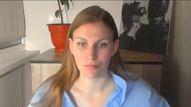 JuliaMuuun online show from March 27, 2026, 7:13 pm