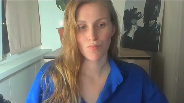 JuliaMuuun online show from April 18, 2026, 6:56 pm
