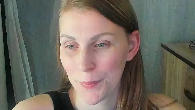 JuliaMuuun online show from June 23, 2026, 9:13 pm