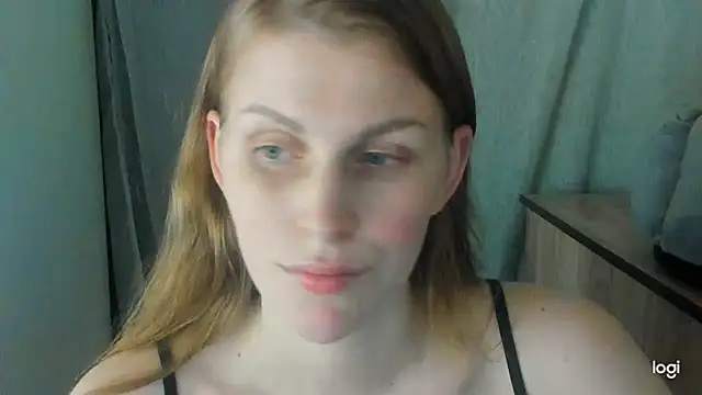 JuliaMuuun online show from June 24, 2026, 9:47 pm