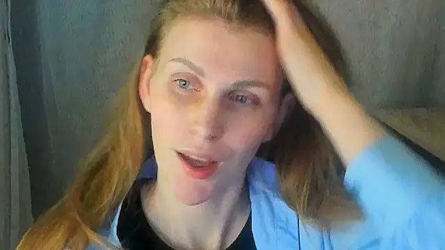 JuliaMuuun online show from June 27, 2026, 9:53 pm