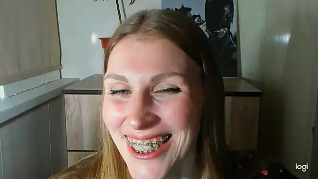 JuliaMuuun online show from August 7, 2026, 9:06 pm