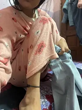 Snapshot of Sandhya_77 chatting on November 25, 2025, 5:40 am Sandhya 77 online show from November 25, 2025, 5:40 am