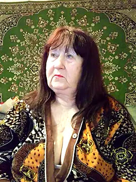 CrystalLime6411 online show from February 9, 2026, 10:25 pm