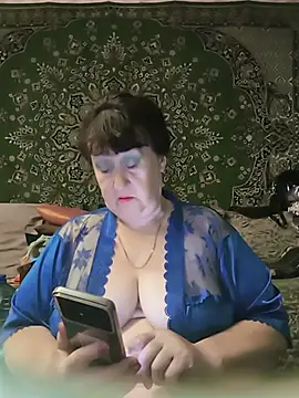 CrystalLime6411 online show from June 29, 2026, 4:29 pm