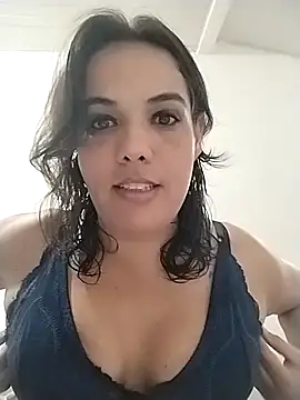 Bellapotencia1985 online show from October 11, 2025, 9:52 am