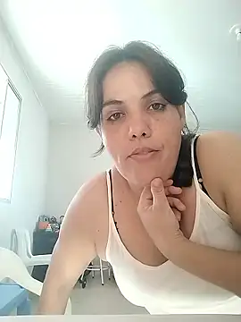 Bellapotencia1985 online show from January 13, 2026, 10:31 am