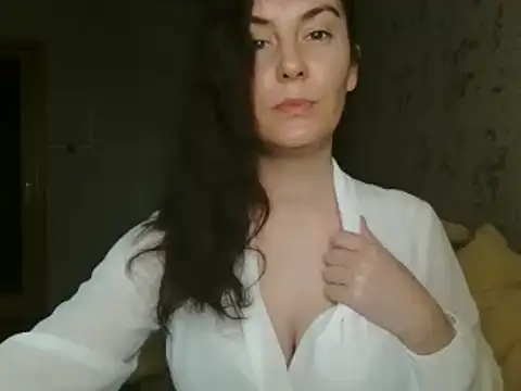 Snapshot of KatalinaQE chatting on October 9, 2025, 8:12 am KatalinaQE online show from October 9, 2025, 8:12 am