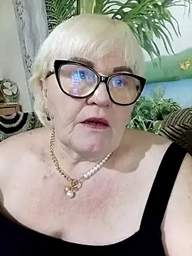 Snapshot of VioletSweet5566 chatting on May 17, 2026, 1:29 pm VioletSweet5566 online show from May 17, 2026, 1:29 pm