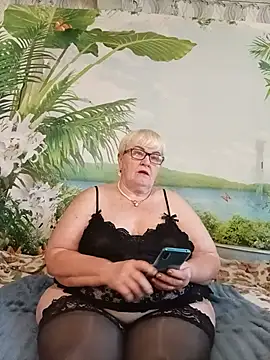 VioletSweet5566 online show from July 12, 2026, 6:15 am