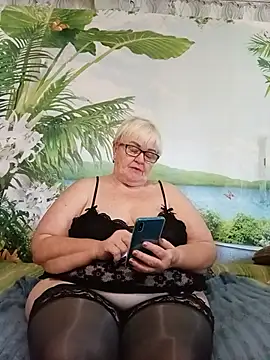 VioletSweet5566 online show from July 15, 2026, 7:02 am