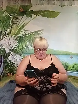 VioletSweet5566 online show from July 17, 2026, 4:01 pm