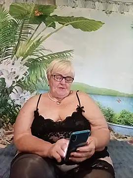 VioletSweet5566 online show from July 18, 2026, 7:56 am