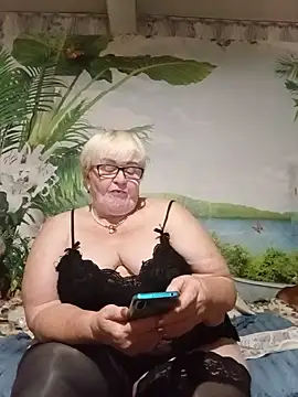 VioletSweet5566 online show from July 24, 2026, 6:17 pm