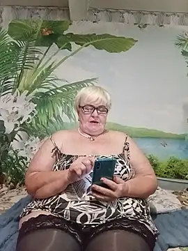 VioletSweet5566 online show from July 25, 2026, 4:26 pm