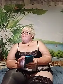 VioletSweet5566 online show from July 26, 2026, 6:04 pm