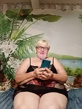 VioletSweet5566 online show from July 28, 2026, 5:45 pm