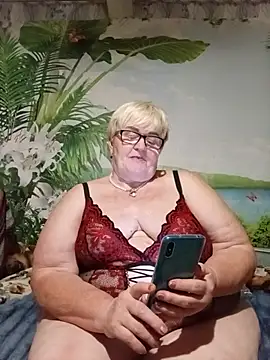 VioletSweet5566 online show from July 28, 2026, 8:52 pm