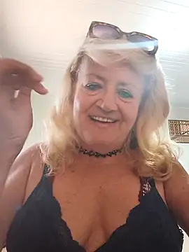 Belladama61 online show from April 28, 2026, 11:26 am
