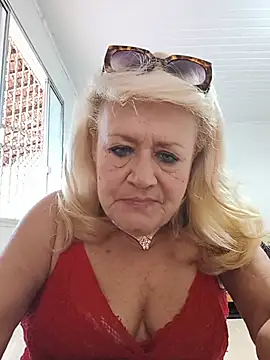 Snapshot of Belladama61 chatting on July 27, 2026, 10:33 am Belladama61 online show from July 27, 2026, 10:33 am