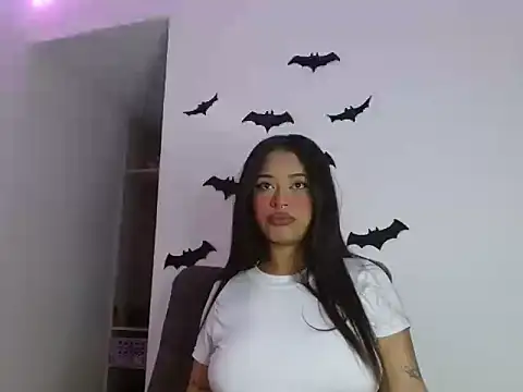 Snapshot of reina_reina chatting on October 29, 2025, 10:11 pm reina reina online show from October 29, 2025, 10:11 pm