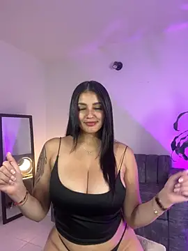 Snapshot of Julieta92_ chatting on October 14, 2025, 11:05 pm Julieta92 online show from October 14, 2025, 11:05 pm