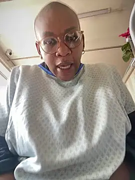 Snapshot of Ozimpho chatting on May 19, 2026, 9:59 am Ozimpho online show from May 19, 2026, 9:59 am