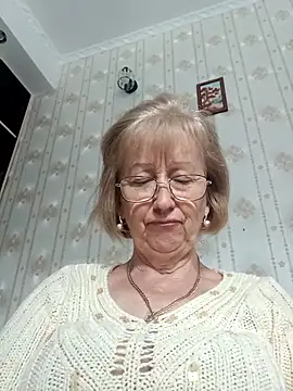 AlikaSwan5821 online show from October 11, 2025, 12:15 pm