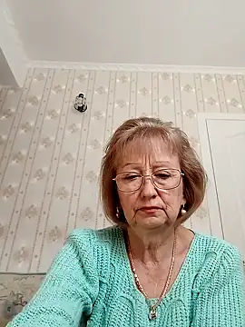 AlikaSwan5821 online show from October 21, 2025, 12:28 pm