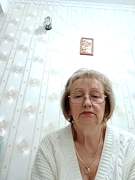 AlikaSwan5821 online show from December 4, 2025, 8:17 pm