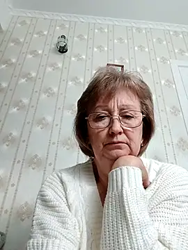 AlikaSwan5821 online show from March 8, 2026, 2:43 pm