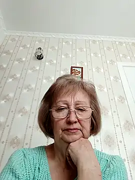 AlikaSwan5821 online show from March 13, 2026, 12:12 pm